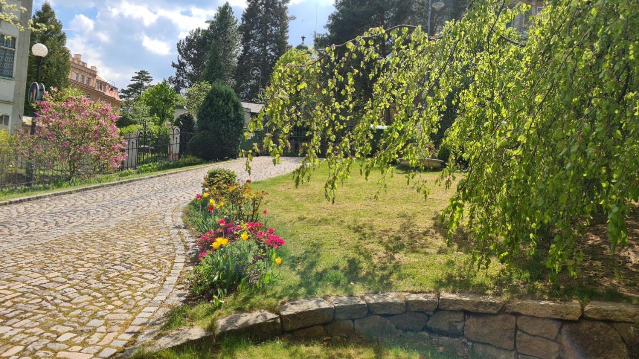 Apartmany Vila Liberty Karlovy Vary Luaran gambar